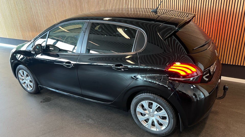 Peugeot 208 1,2 VTi 82 Envy 5d