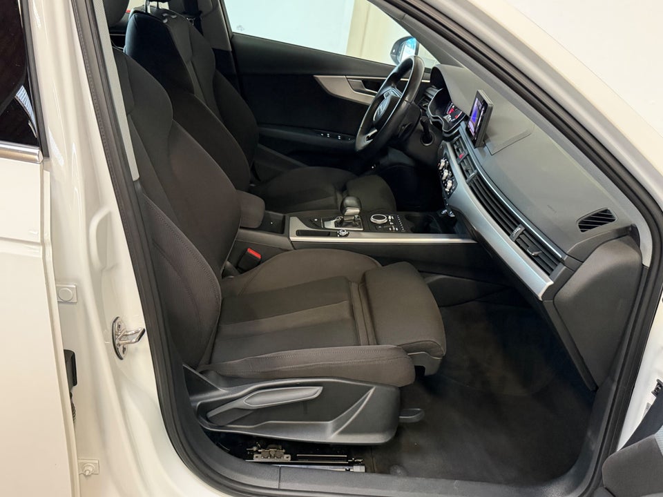Audi A4 40 TFSi Prestige Tour Avant S-tr. 5d