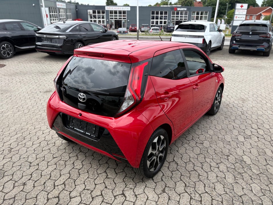 Toyota Aygo 1,0 VVT-i x-press 5d
