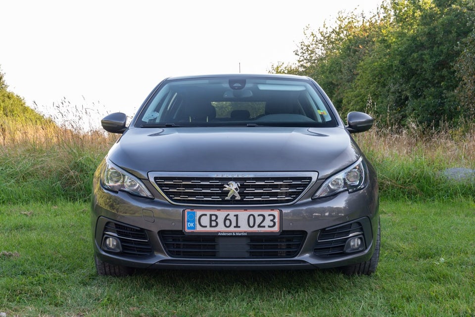 Peugeot 308 1,2 PureTech 130 Selection Sky 5d