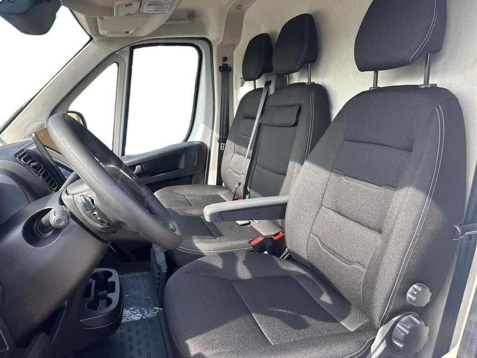 Peugeot e-Boxer 435 110 L3H2 Premium