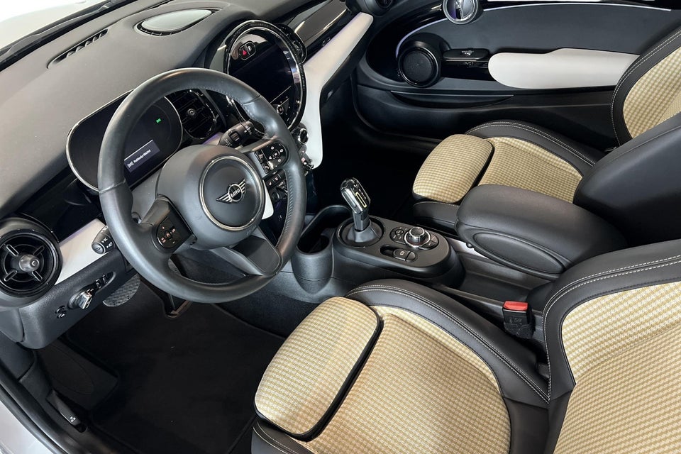 MINI Cooper SE Classic Trim 3d