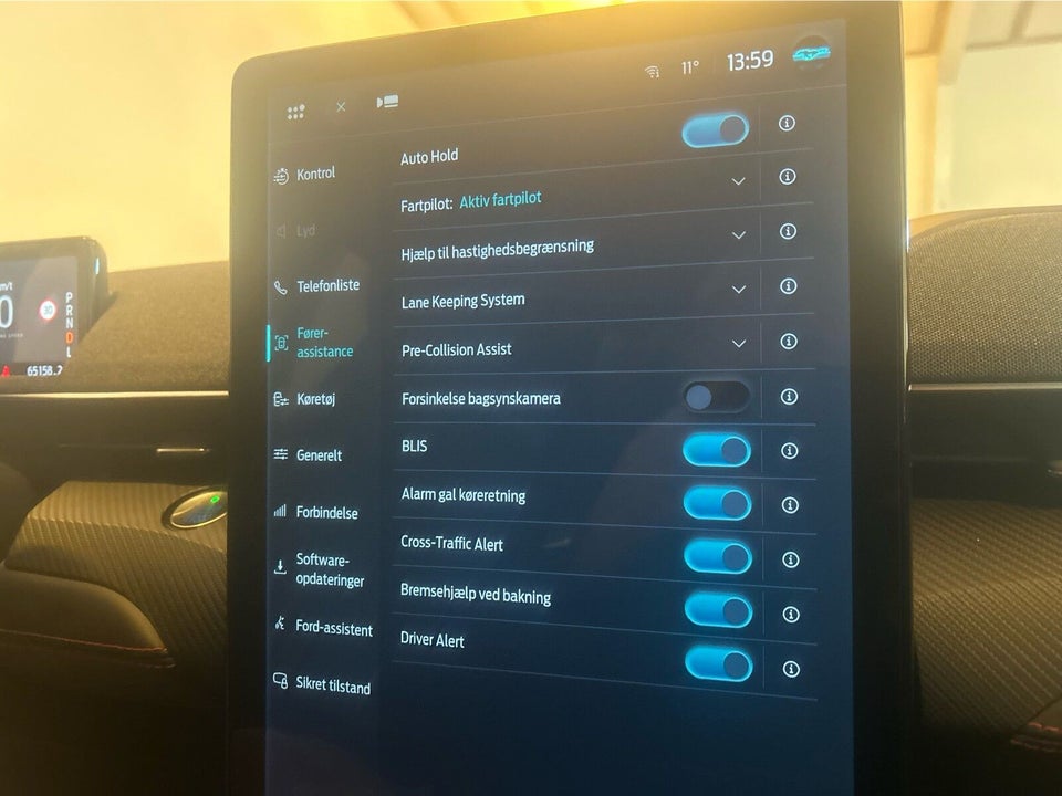 Ford Mustang Mach-E 98 Premium Extended Range AWD 5d