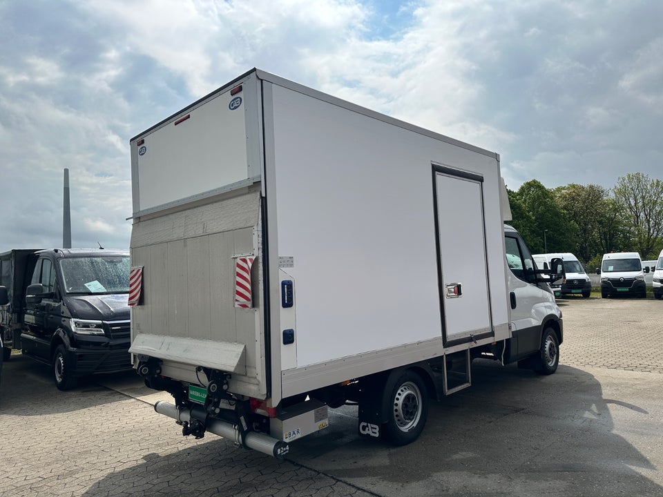 Iveco Daily 2,3 35S14 10,8m³ Van