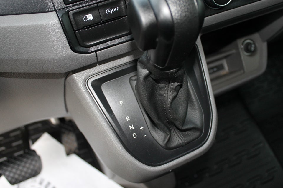 VW Crafter 35 2,0 TDi 140 Kassevogn L3H2 aut.