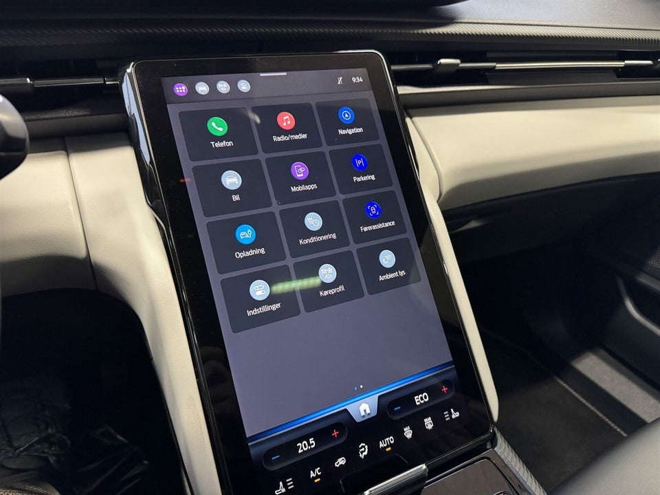 Ford Explorer 82 Premium Extended Range 5d