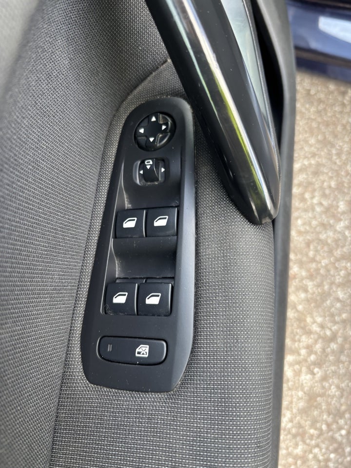 Peugeot 308 1,2 PureTech 130 Selection Sky SW 5d