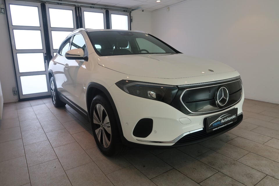 Mercedes EQA300 Progressive 4Matic 5d
