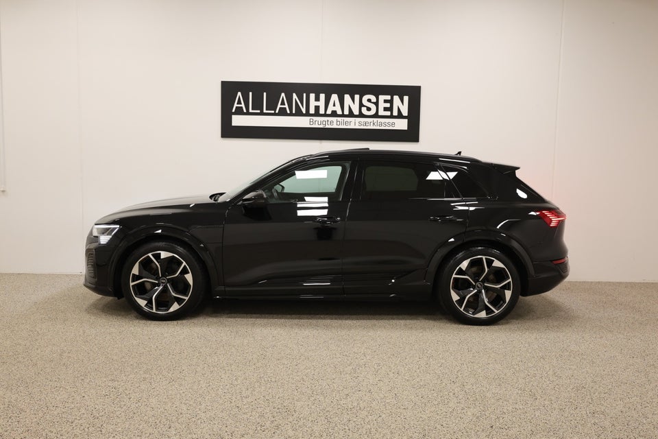 Audi SQ8 e-tron quattro 5d