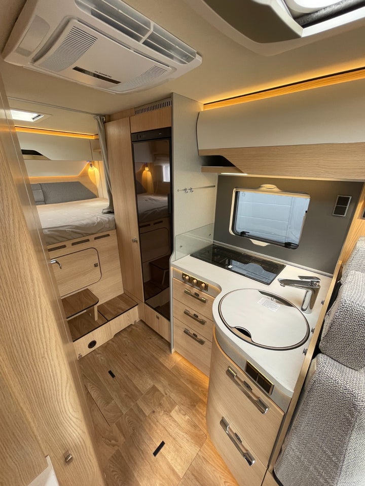 Hymer B-MC i550 2,2 CDi 170 aut. 2d