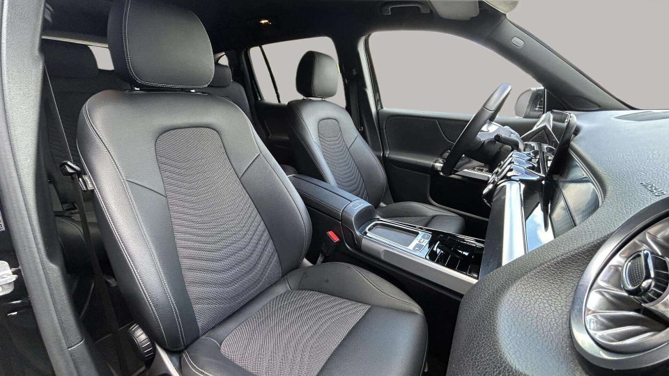 Mercedes EQB300 Progressive Advance Plus 4Matic 5d