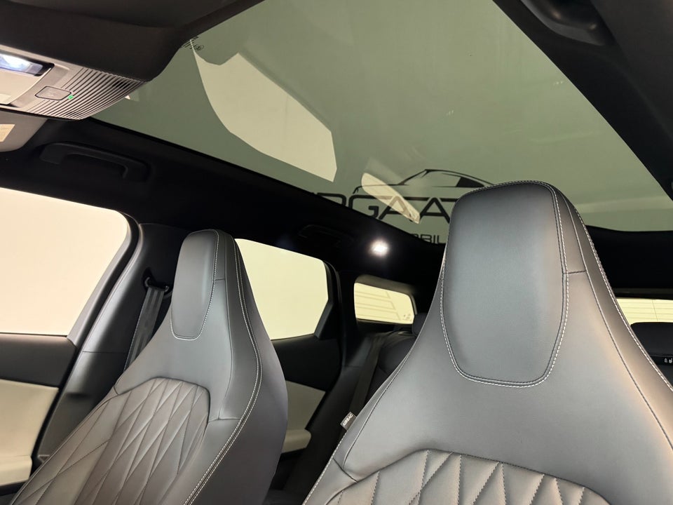 Ford Explorer 84 Premium Extended Range AWD 5d