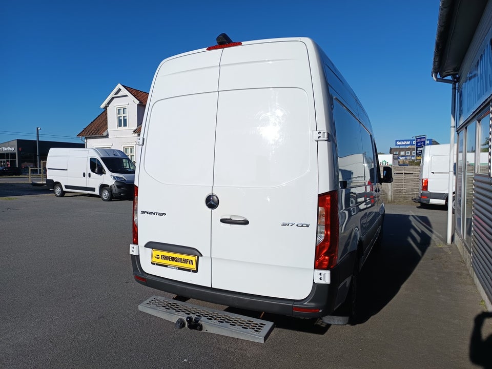 Mercedes Sprinter 317 2,0 CDi A2 Kassevogn aut. RWD