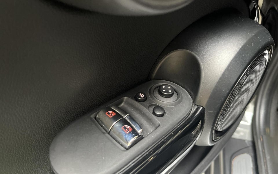 MINI Cooper SE Trim L 3d