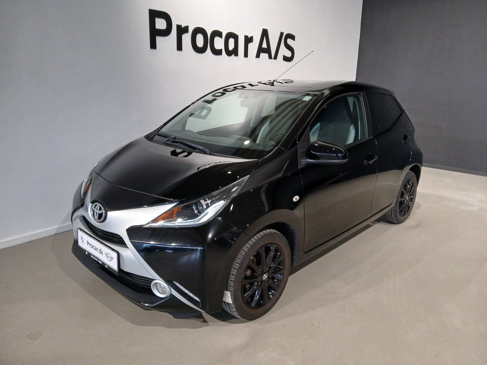 Toyota Aygo 1,0 VVT-i x-black 5d