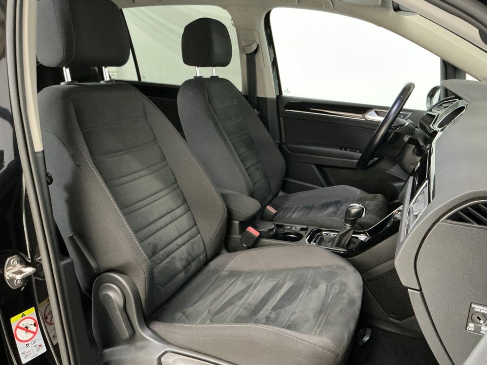 VW Touran 1,8 TSi 180 Highline DSG 7prs 5d