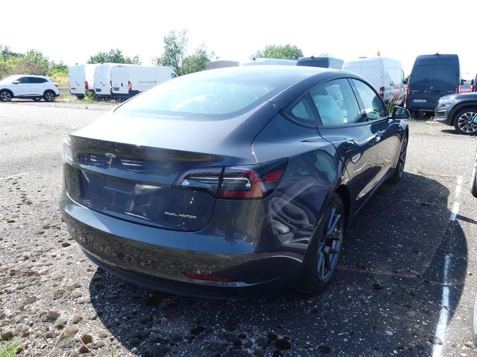 Tesla Model 3 Long Range AWD 4d