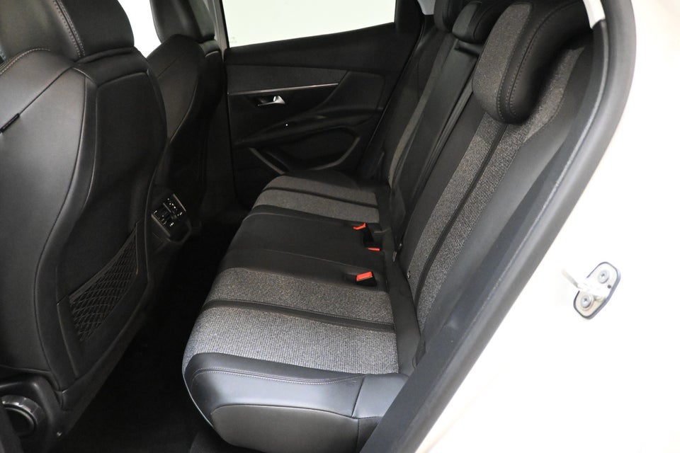 Peugeot 3008 1,2 PureTech 130 Allure Limited EAT8 5d