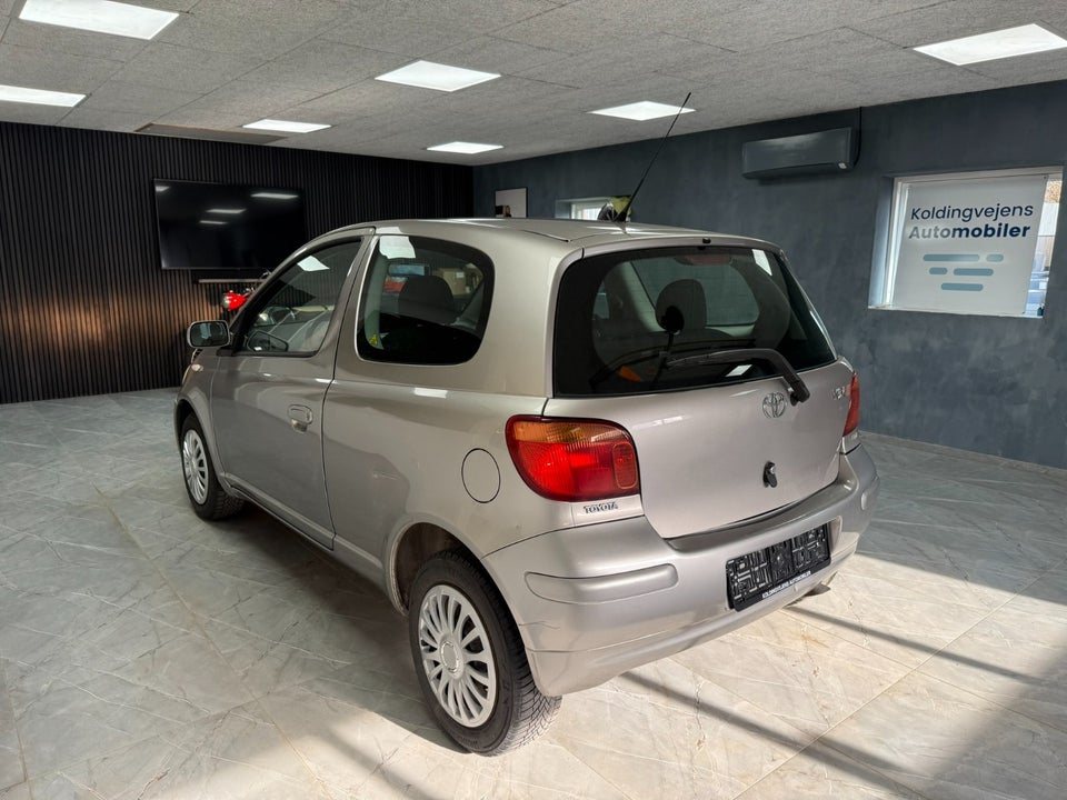Toyota Yaris 1,3 Luna 3d