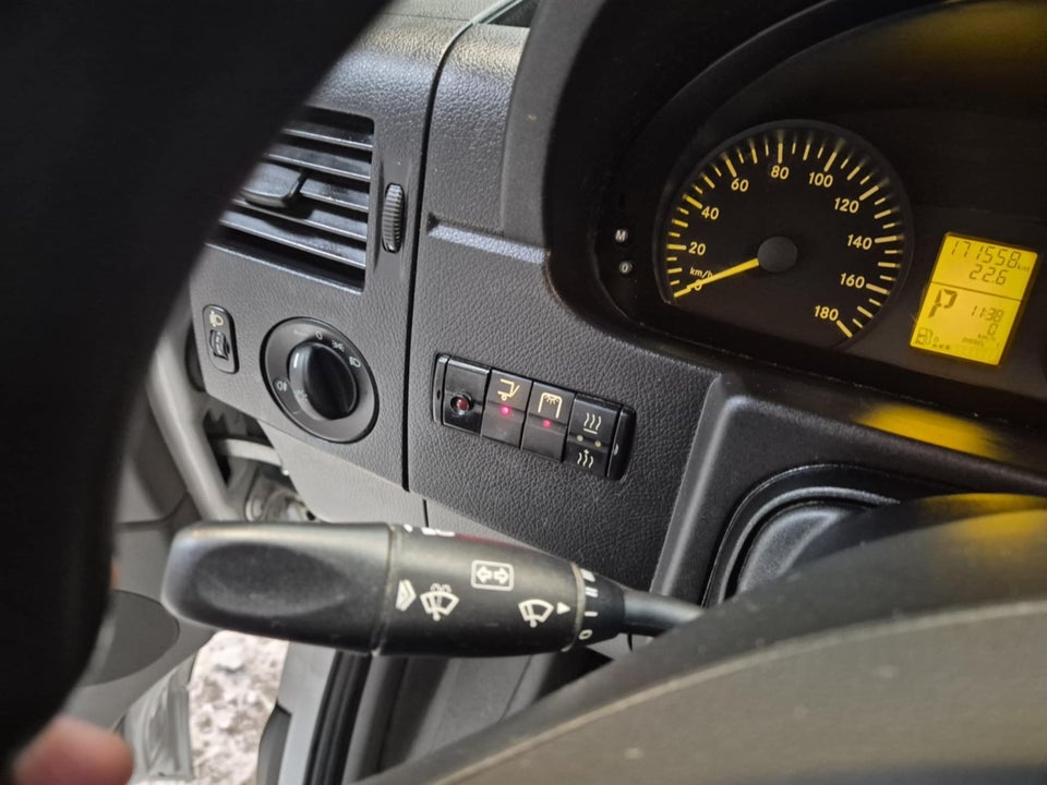 Mercedes Sprinter 319 3,0 CDi Alukasse m/lift 2d