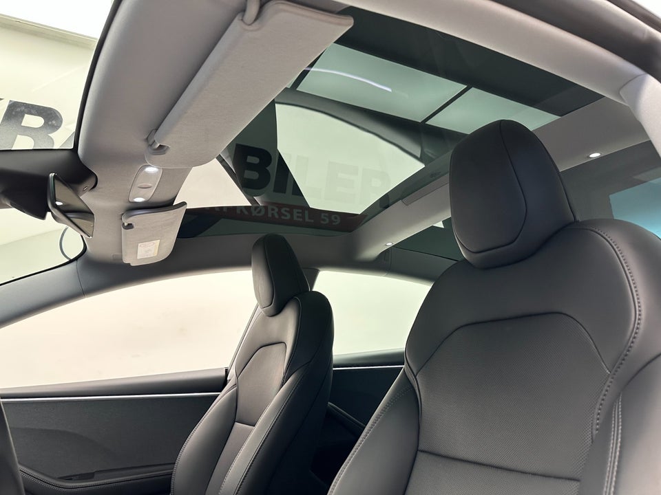 Tesla Model 3 RWD 4d