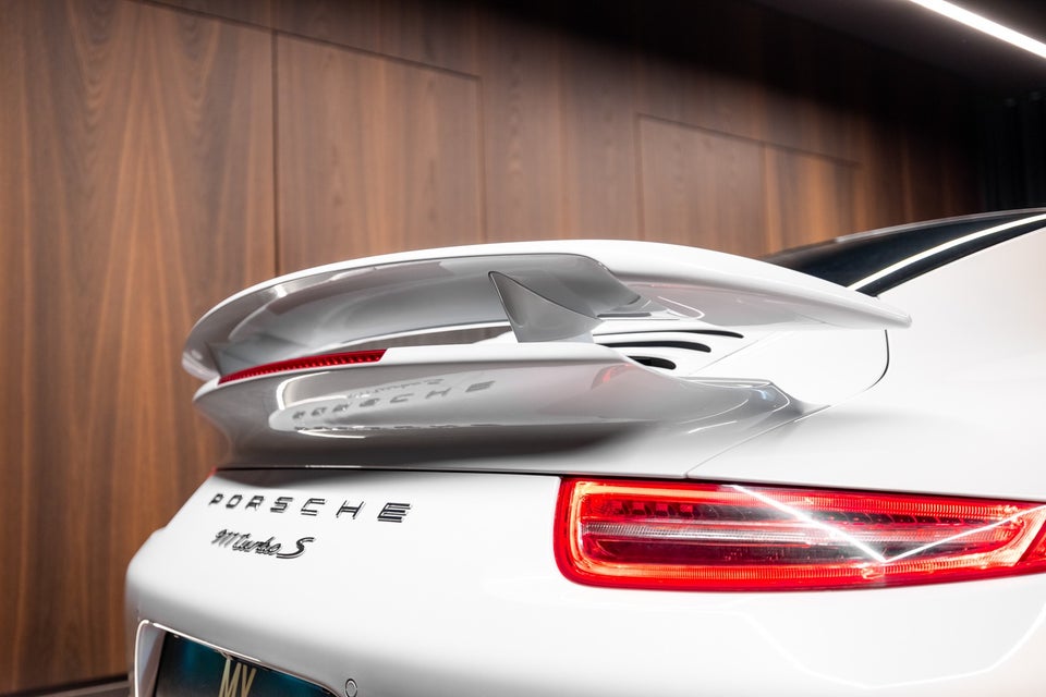 Porsche 911 Turbo S 3,8 Coupé PDK 2d