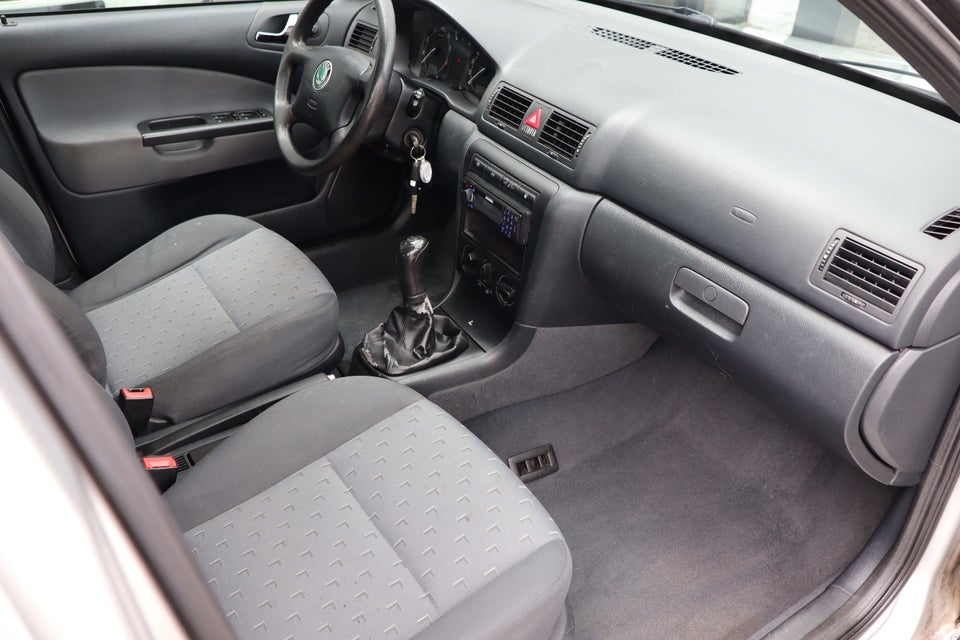 Skoda Octavia 1,6 Classic Combi 5d