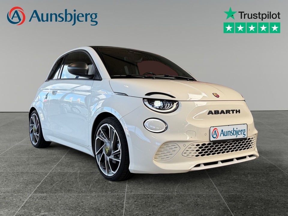 Abarth 500e Scorpionissima 3d