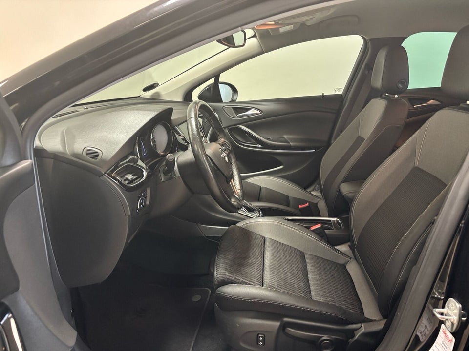 Opel Astra 1,4 T 145 Elegance CVT 5d