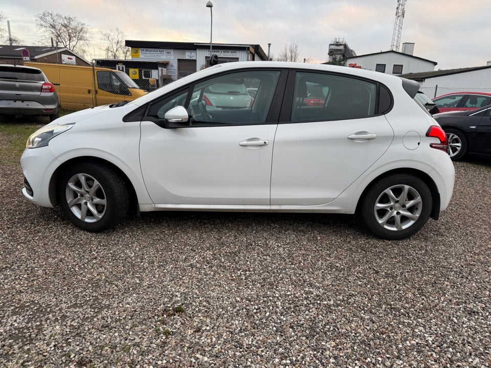 Peugeot 208 1,2 VTi 82 Active 5d