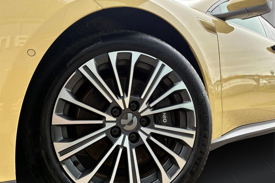 NIO ET5 75 Standard Range 4d