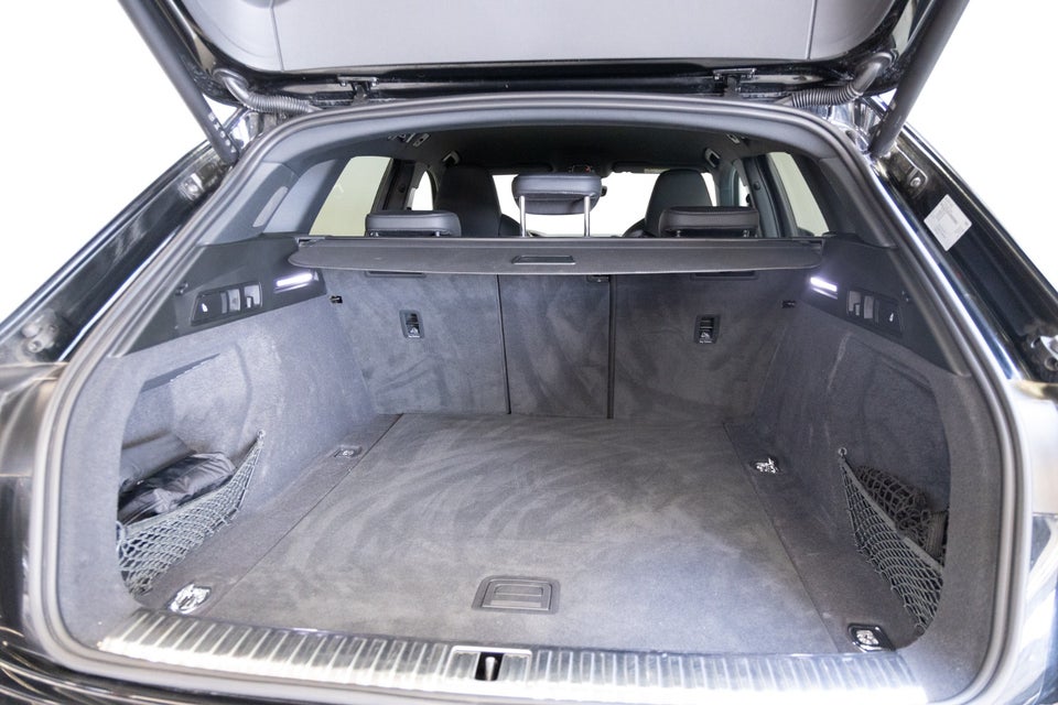 Audi Q8 e-tron 55 S-line quattro 5d