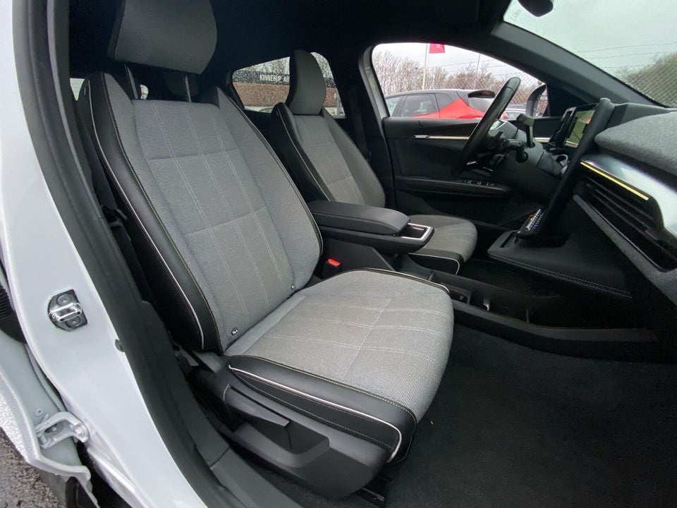 Renault Megane E-Tech 40 Equilibre 5d