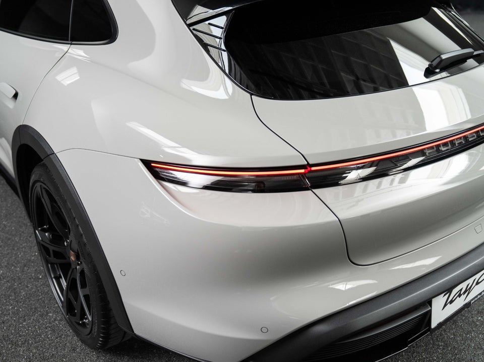 Porsche Taycan 4 Performance+ Cross Turismo 5d