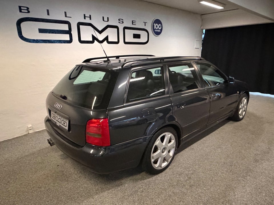 Audi S4 2,7 Avant quattro 5d