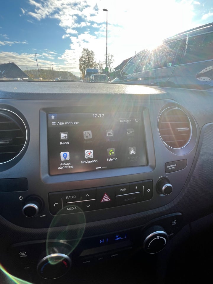 Hyundai i10 1,0 Premium 5d