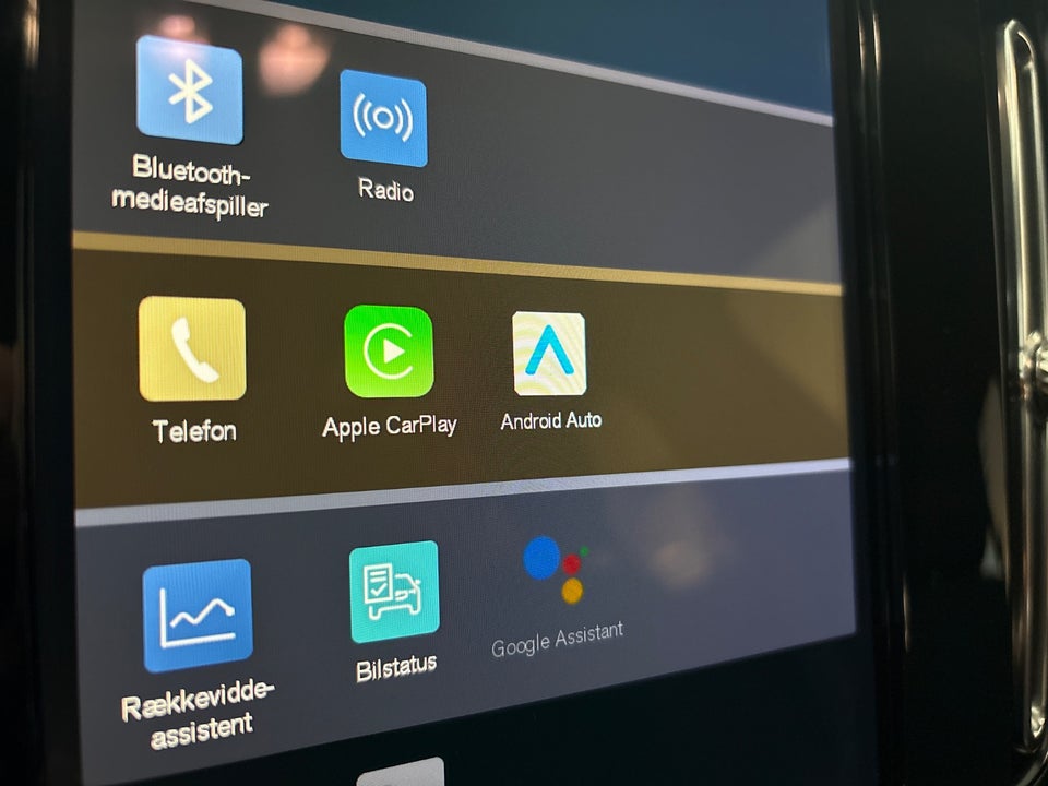 Volvo XC40 ReCharge Extended Range Plus 5d