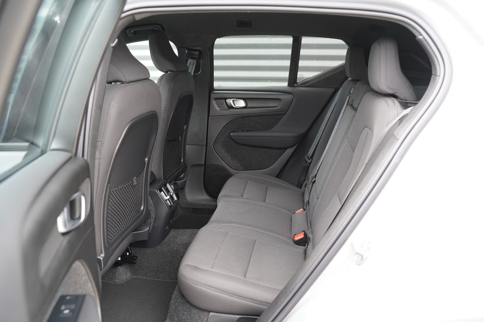 Volvo EX40 Extended Range Black Edition 5d