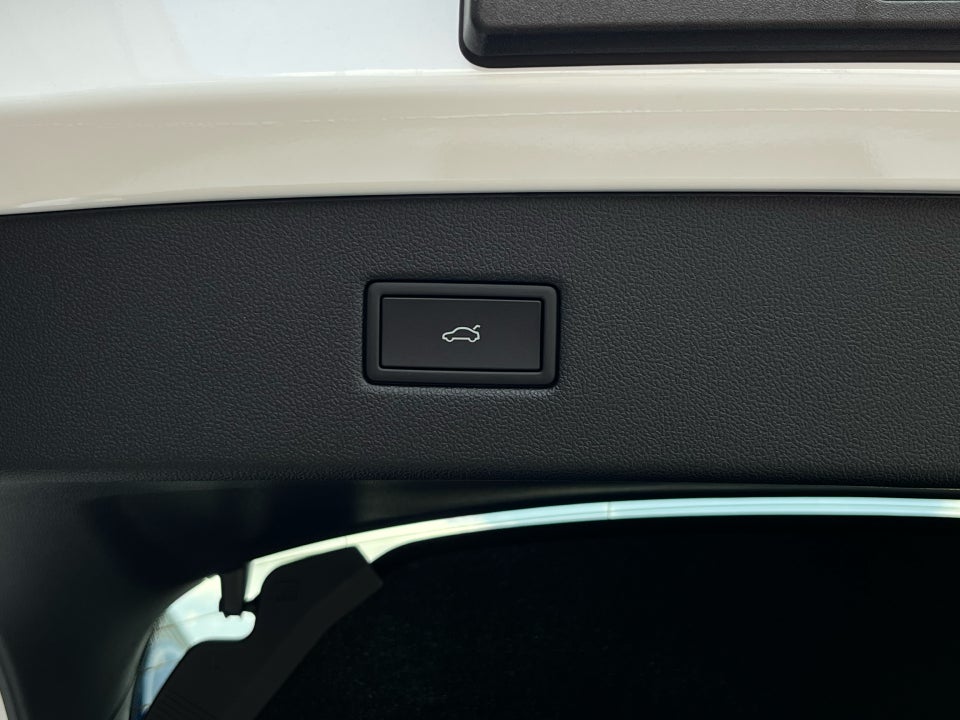 Ford Capri 77 Select Extended Range 5d