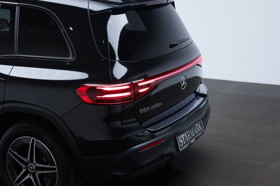 Mercedes EQB250+ AMG Advance 5d