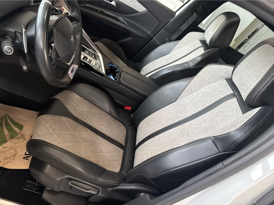 Peugeot 3008 1,6 Hybrid4 GT Line EAT8 5d