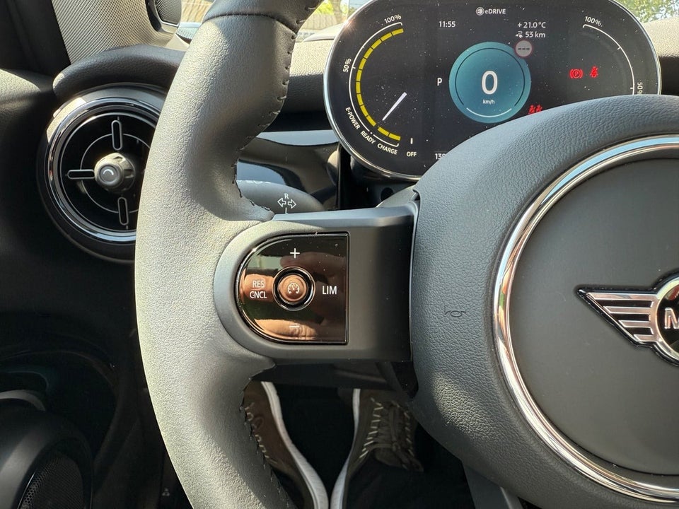 MINI Cooper SE Classic Trim 3d