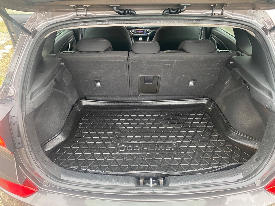 Hyundai i30 1,6 CRDi 110 Premium 5d