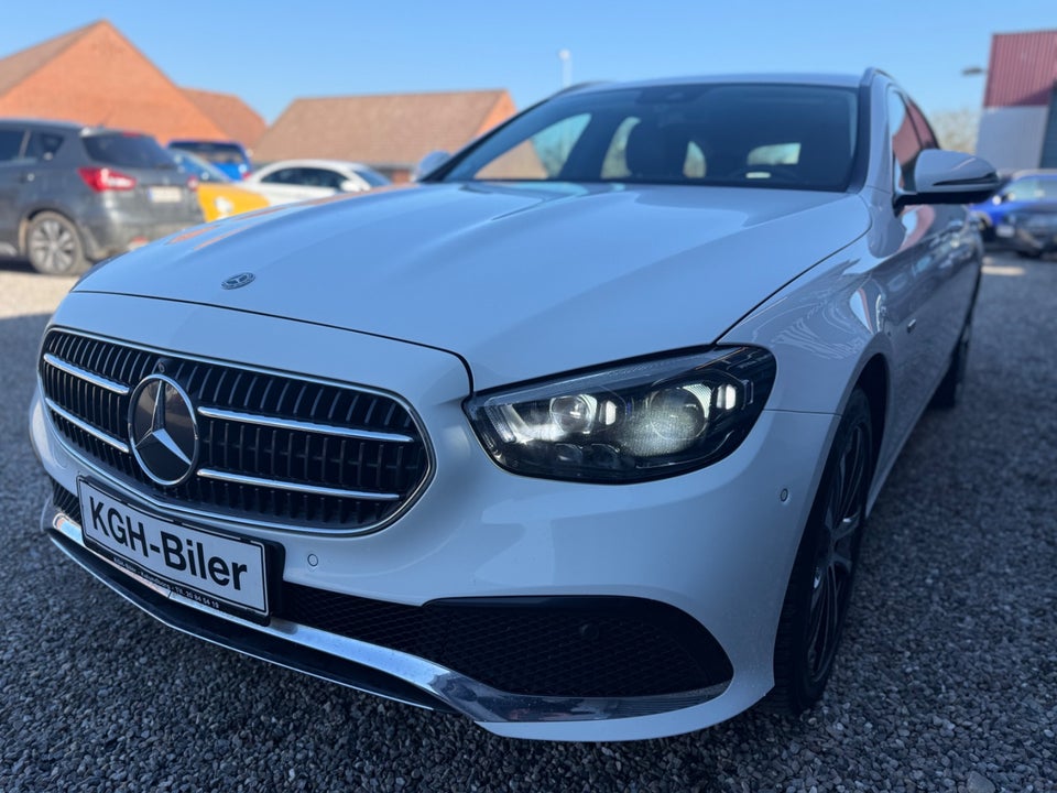 Mercedes E300 de 2,0 Avantgarde stc. aut. 4Matic 5d