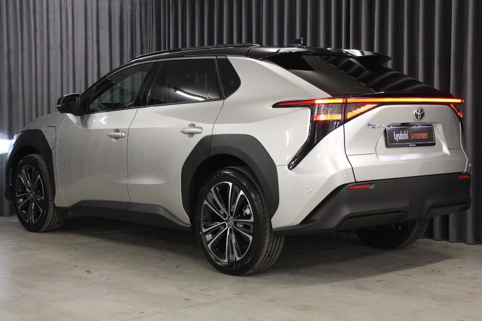 Toyota bZ4X Executive Premium 5d