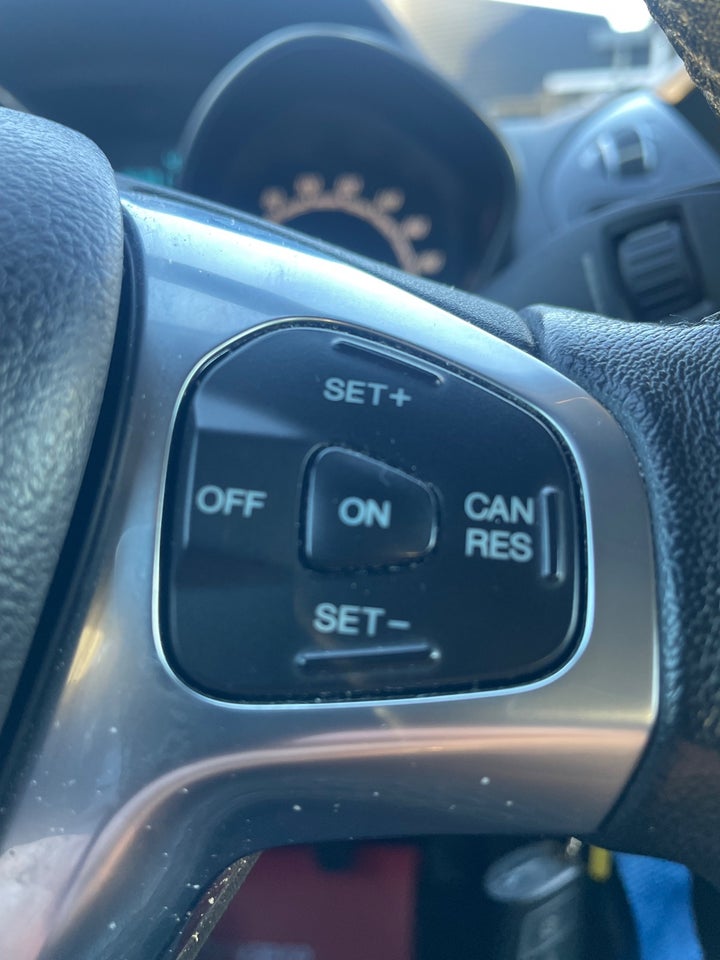 Ford B-MAX 1,0 SCTi 100 Titanium 5d