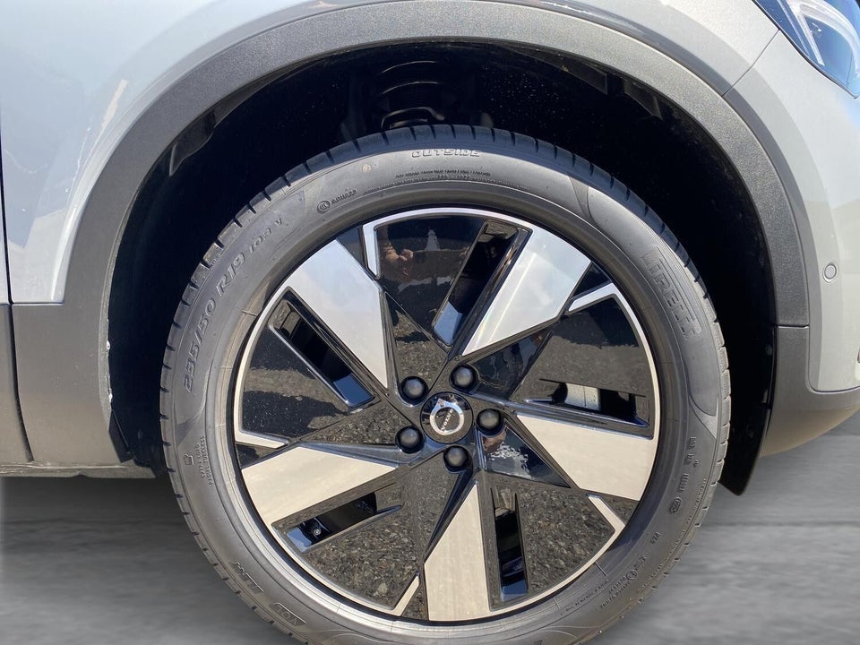 Volvo EX40 Extended Range Plus 5d