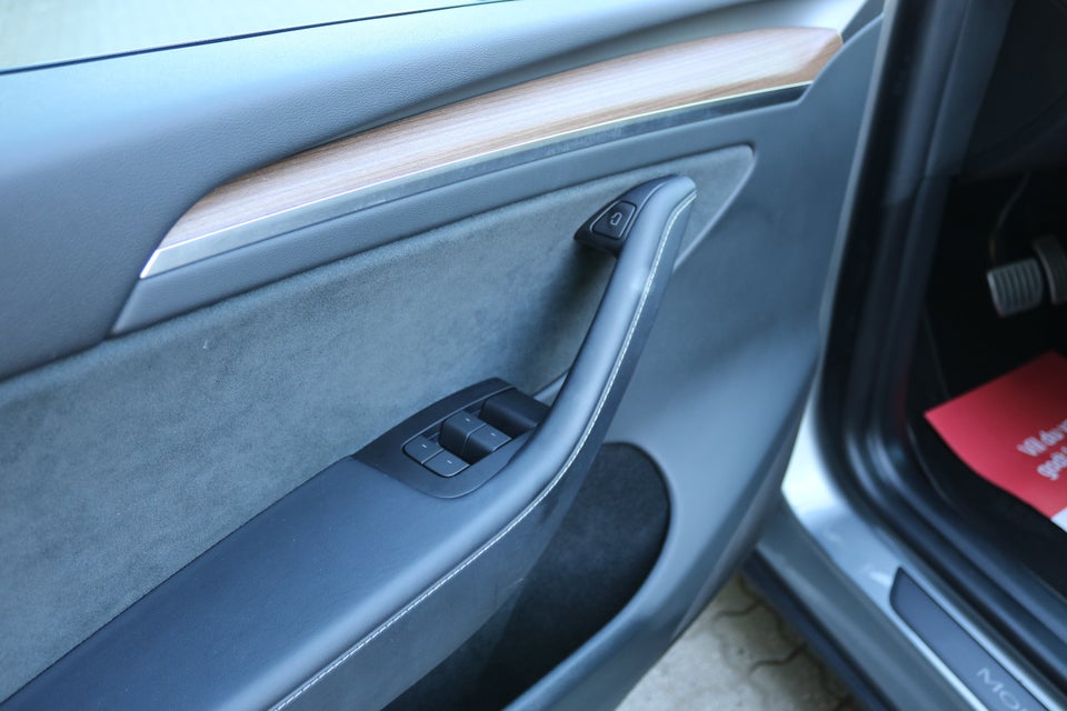 Tesla Model Y Performance AWD 5d