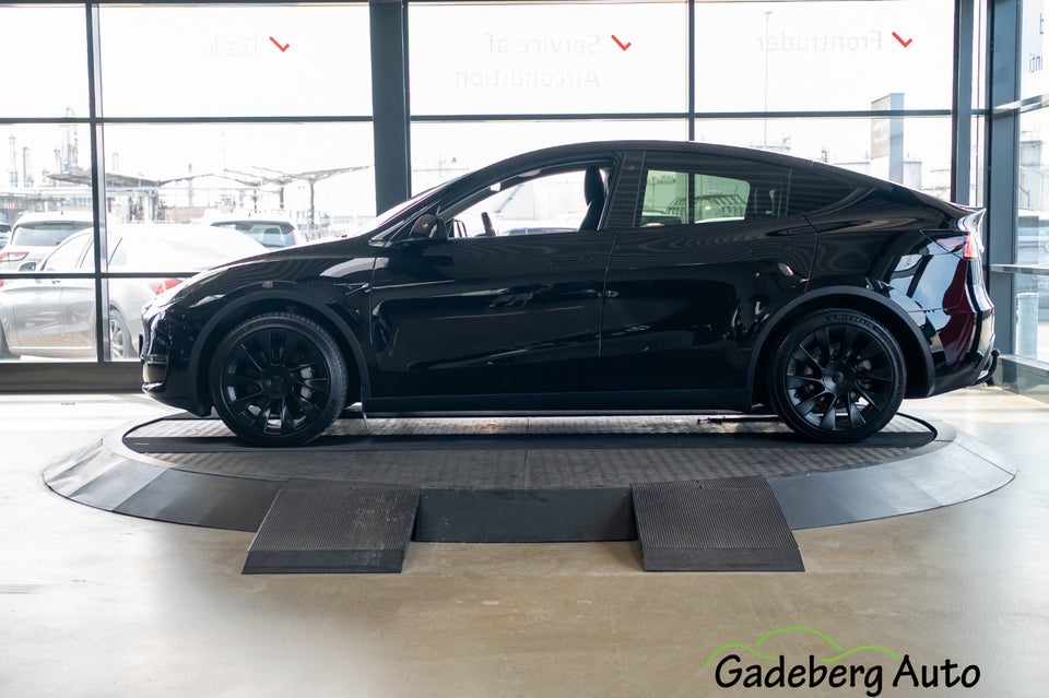 Tesla Model Y Long Range AWD 5d