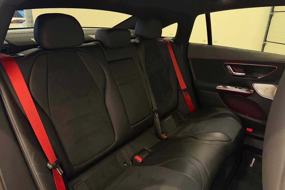 Mercedes EQE300 AMG Line 4d